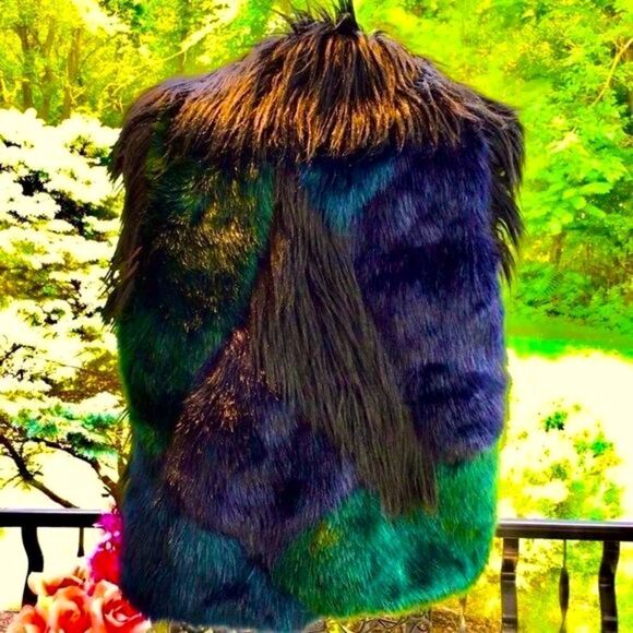 BLANK NYC PLUSH FAUX FUR VEST M NWT BLUE/BLACK COLOR BLEND - Picture 6 of 15